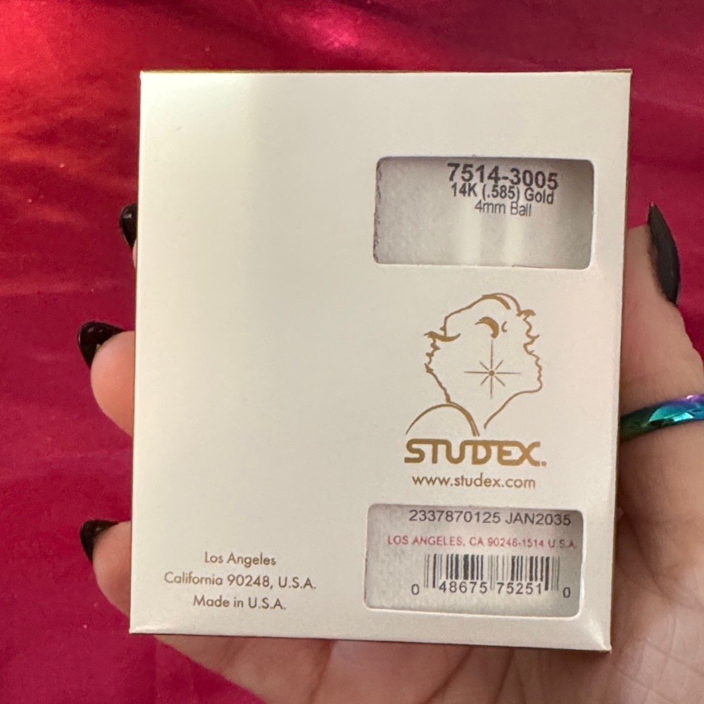 Studex System75 Ear Piercing Earrings - Picture 3 of 3